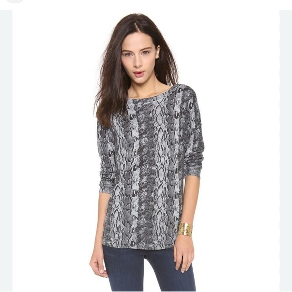 St. John Gray Black Python Animal Print Boatneck long sleeve Ladies blouse Top M - Picture 1 of 4